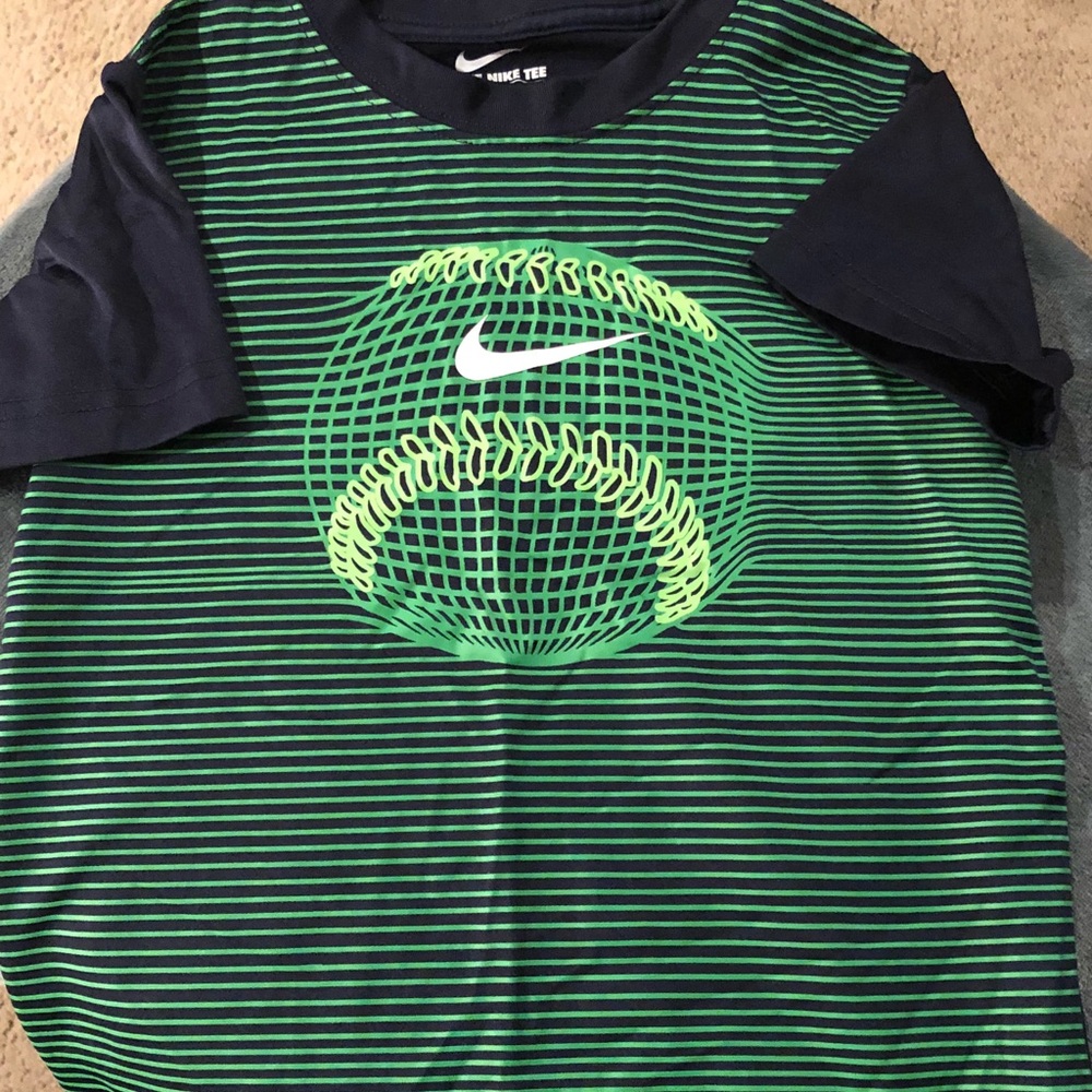 Boys Nike Dry Fit-like new no marks